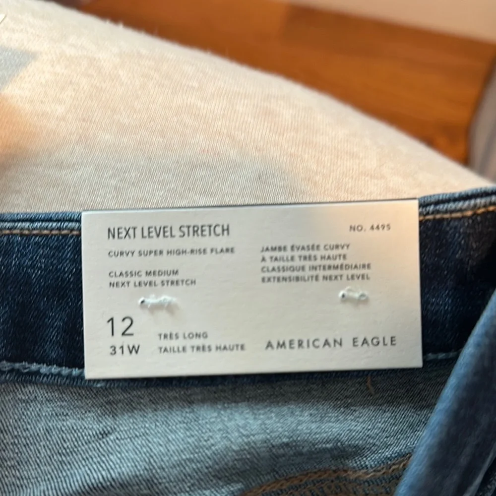 NWT American Eagle Outfitters Curvy Super High-Rise Flare Jeans - 12/31W X-Long - Picture 3 of 6